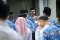 Usai Libur Panjang Lebaran, Pj Bupati Banjarnegara, Tri Harso Widirahmanto menginginkan agar para Aparatur Sipil Negara (ASN) di lingkungan Pemkab Banjarnegara untuk segera  memulai rutinitas pekerjaan dengan lebih semangat. (foto/ahr)