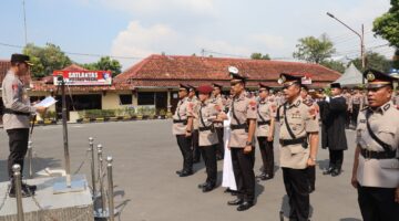 AKBP Bayu Prasatyo Tekankan Profesionalisme dalam Serah Terima Jabatan Polres Tegal