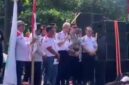 Kepala Dinas Perhubungan Provinsi Jawa Tengah Ir. Arif Djatmiko, M.A., umumkan putusan resmi setelah aksi demo pengemudi. Pemerintah siap menindaklanjuti tuntutan demi perbaikan sistem transportasi dan kesejahteraan pengemudi.