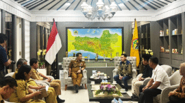 Gubernur Jawa Tengah Ahmad Lutfi mengapresiasi semangat dan inisiatif para Pemuda desa yang tergabung dalam Ikatan Pemuda Penggerak Desa Indonesia (IPDA) yang siap bersinergi menyelesaikan permasalahan di Jawa Tengah.(foto.doc)
