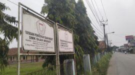 Sekolah swasta Daan Mogot Kecamatan Solear kini kosong tak ada kehidupan ditinggalkan