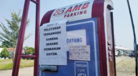 Mesin Palang Pintu Otomatis Parkir Pasar Gudang Tigaraksa yang tidak keluar struk parkirnya sejak lama dibiarkan