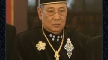 Sinuhun Pakubuwono (PB) XIII meninggal dunia.