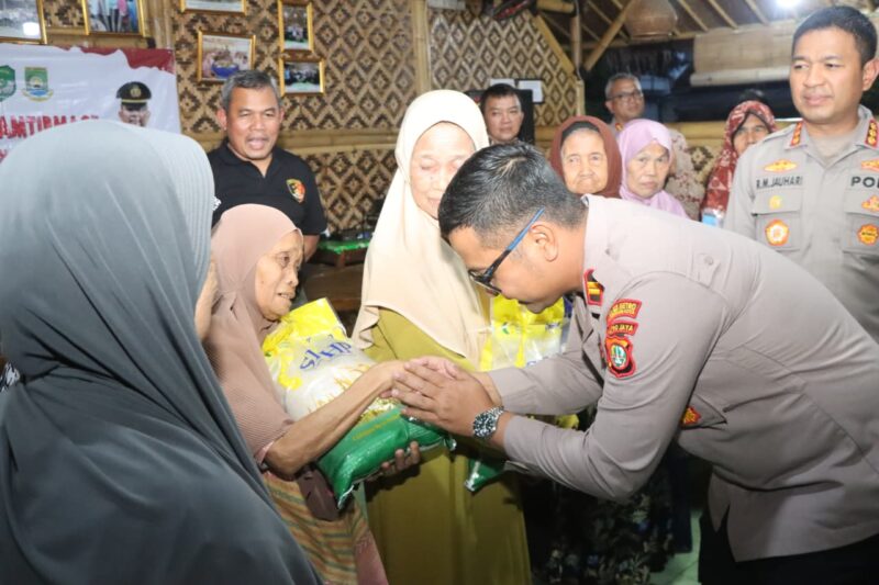 Bangun Sinergi Empat Pilar, Kapolres Metro Tangerang Kota Gelar Ngopi Kamtibmas dan Serahkan Bantuan Sosial