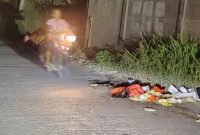 Sampah Berserakan Di Jalan Pasirandu: Pengendara Motor Hampir Terjatuh Dan Kurangnya Penerangan Jalan