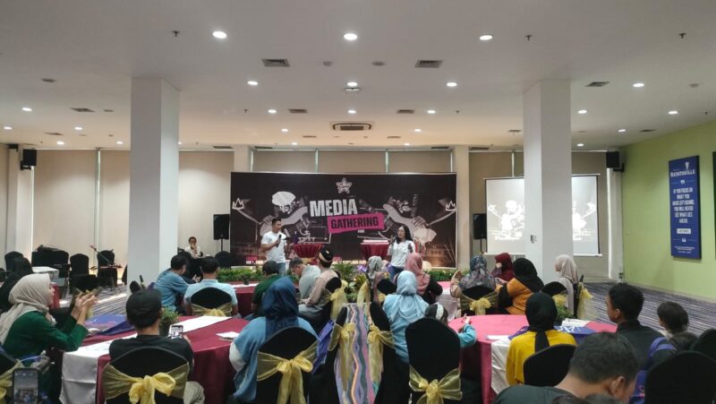Rayakan Tahun Baru 2026 Di Fame Hotel Gading Serpong, Dengan Tema Glam Rock