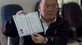 Disoal Publik, Abraham Garuda Laksono Datangi KPU Banten Bawa Seluruh Ijazah Asli