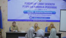 Bupati Banjarnegara memberikan arahan kepada Pejabat BPR BKK Mandiraja(Foto/doc)