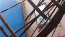 Atap Rumah Ambruk di Curug Kulon, Korban Mengungsi Sebulan Lebih, Bantuan Belum Jelas