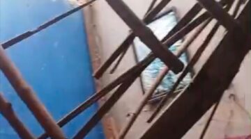 Atap Rumah Ambruk di Curug Kulon, Korban Mengungsi Sebulan Lebih, Bantuan Belum Jelas