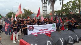 Perkumpulan Sopir Trailer Tanjung Priok (PSTTP) meminta pemerintah bersama pemangku kepentingan membentuk satgas pengawas untuk menangani pungli, kriminalitas jalanan, kemacetan, serta meningkatkan kesejahteraan sopir trailer di kawasan Pelabuhan Tanjung Priok, Jakarta Utara.