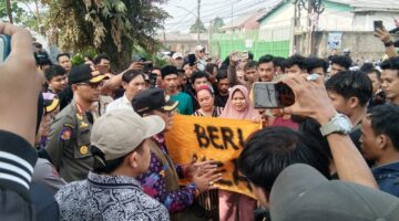 Pemilik Lahan, Bayar Dulu,Sihkakan Bongkar, Eksekusi Penertiban Lapak Pedagang Eks Penampungan Pasar Cisoka Gagal,