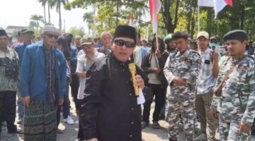 Ratusan Warga Margadana Geruduk DPRD Kota Tegal, Tolak Beroperasi Tempat Hiburan Malam Helen’s Naght Mart