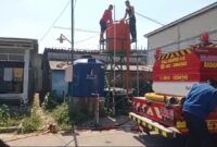BPBD Kabupaten Tangerang Salurkan Air Bersih untuk 85 KK Terdampak Kemarau di Desa Cirarab