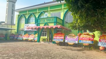 Kantor MUI Kabupaten Tangerang Dipenuhi Karangan Bunga Ucapan Milad ke-51
